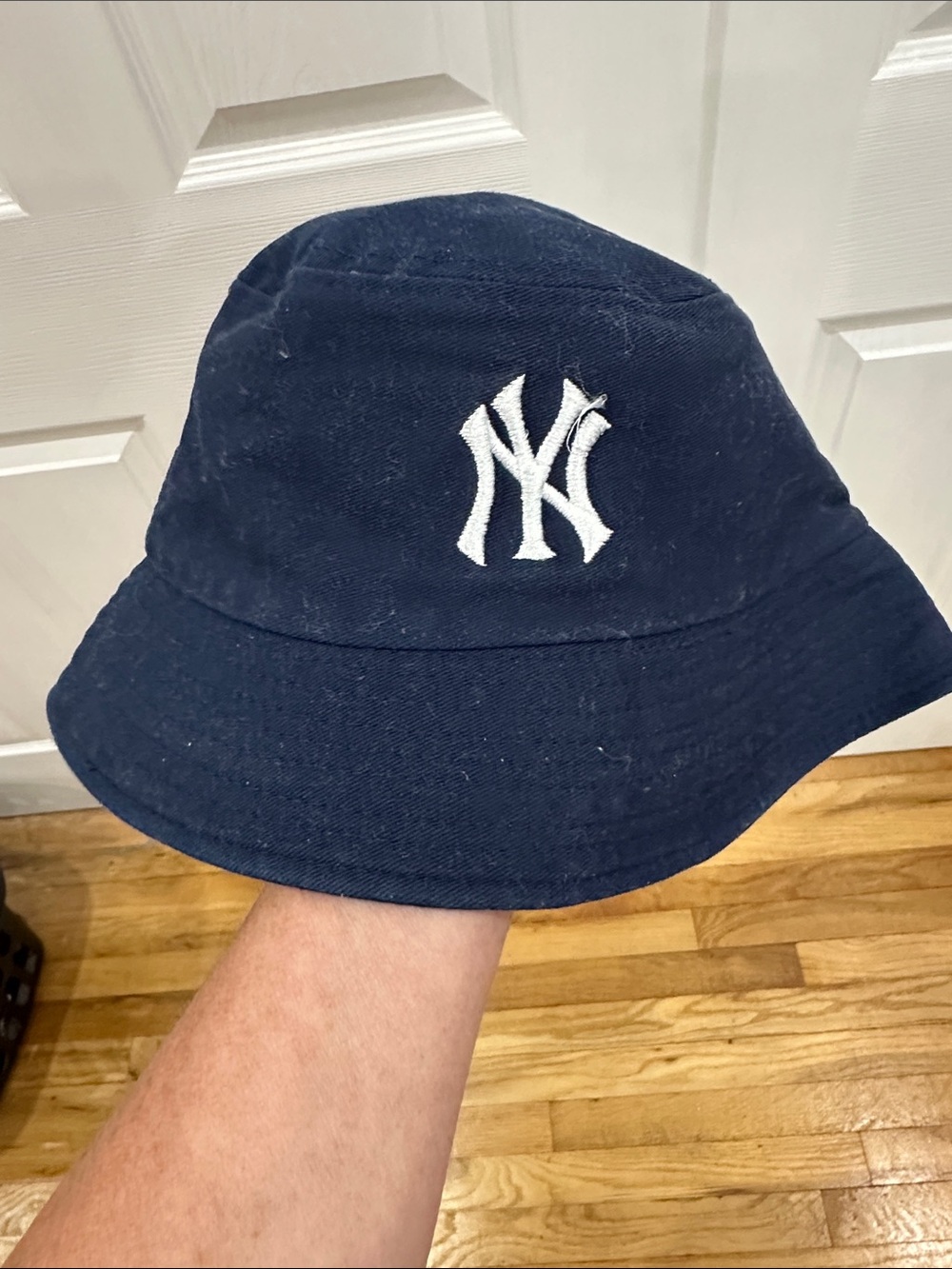 New Era Navy and White Yankees Bucket Hat